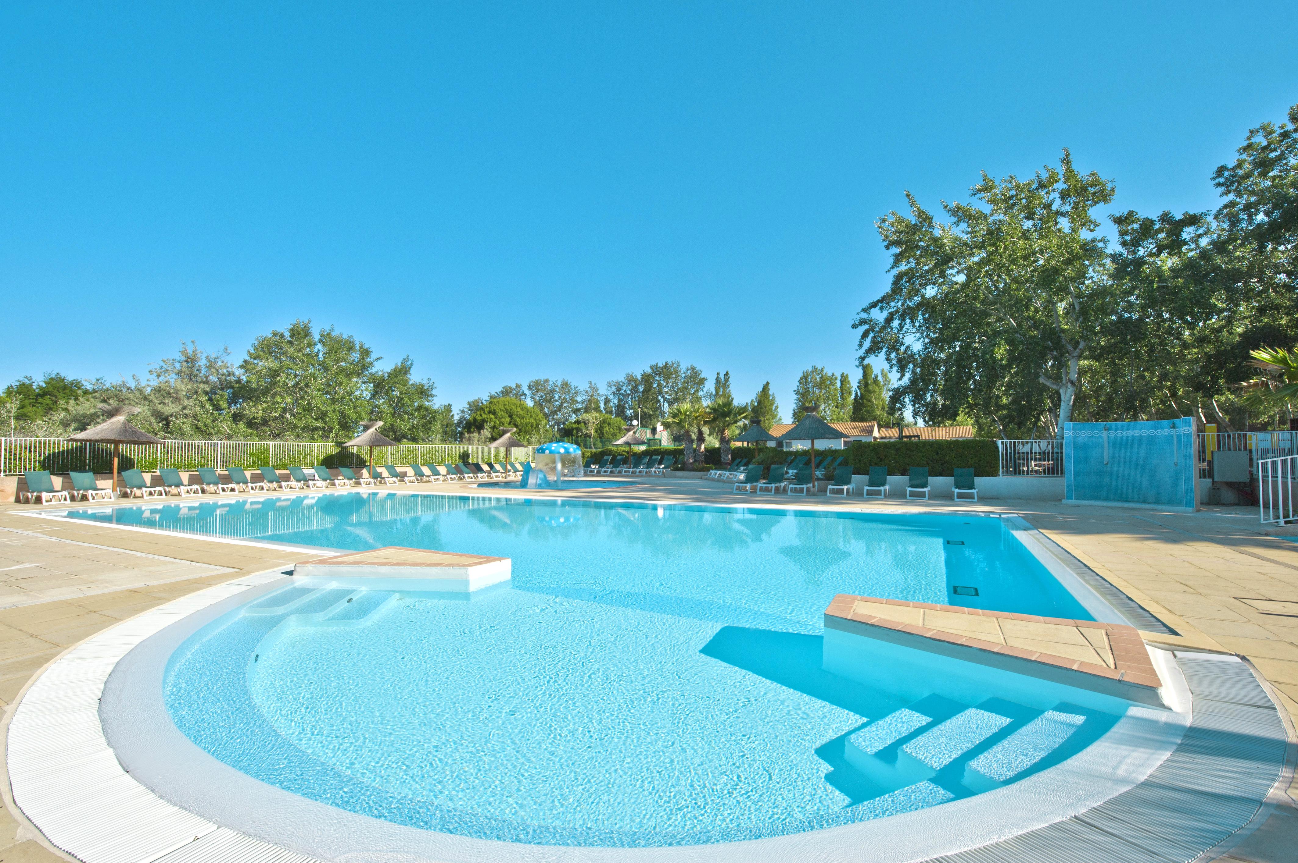 Azureva Le Grau Du Roi Aparthotel Bagian luar foto