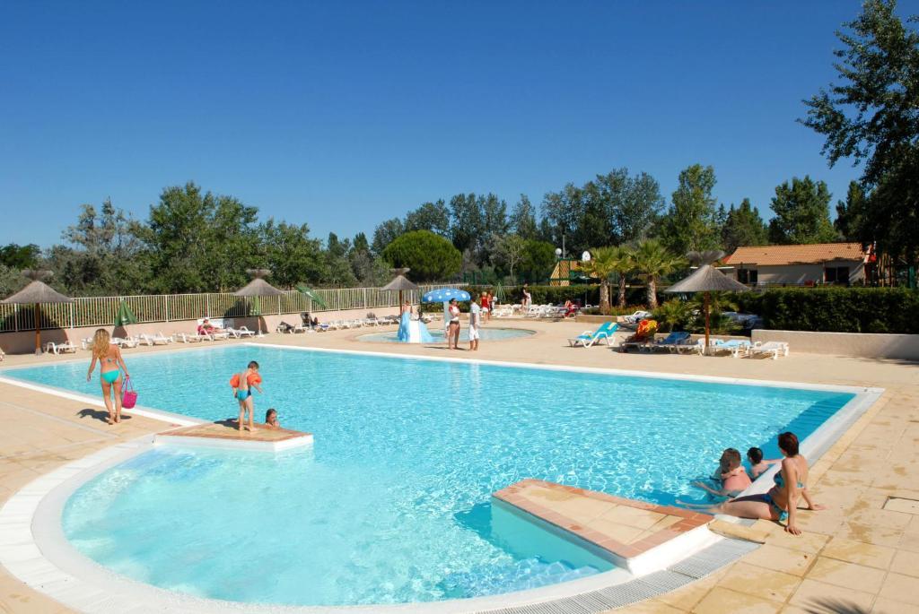 Azureva Le Grau Du Roi Aparthotel Bagian luar foto