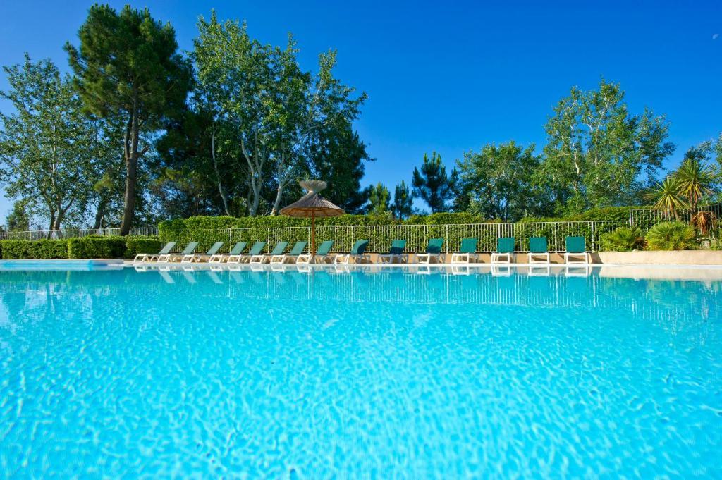 Azureva Le Grau Du Roi Aparthotel Bagian luar foto