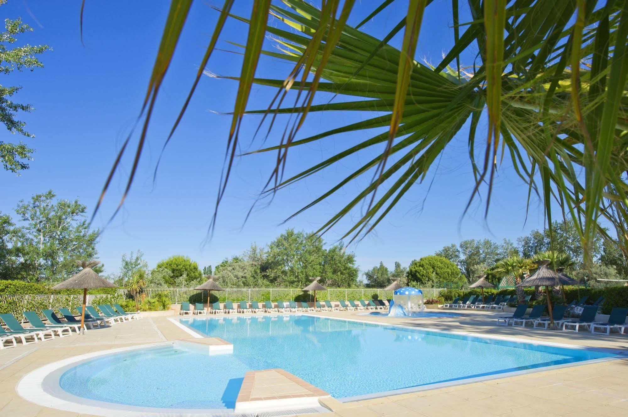 Azureva Le Grau Du Roi Aparthotel Bagian luar foto